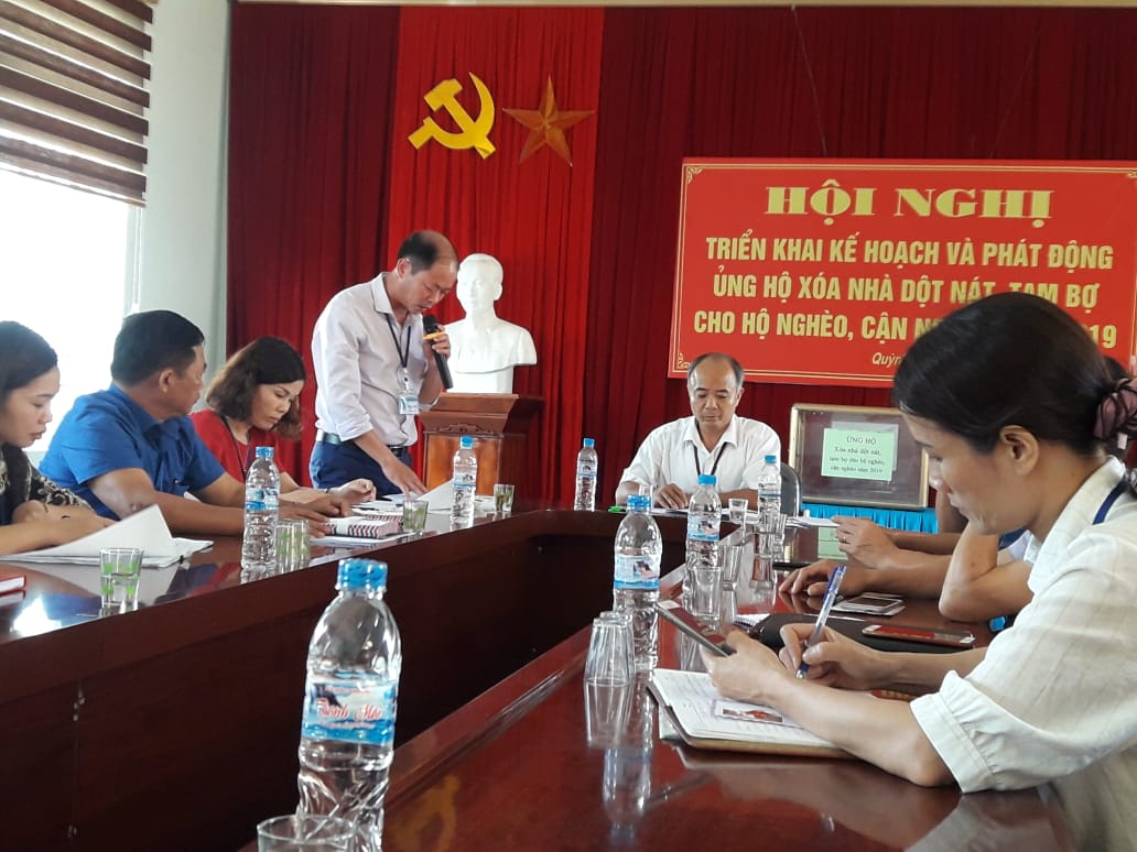 Đồng chí Nguyễn Bá Thành - PBT Thường trực Đảng ủy, Phó ban vận động đọc thư ngõ của Bí thư Thị Ủy